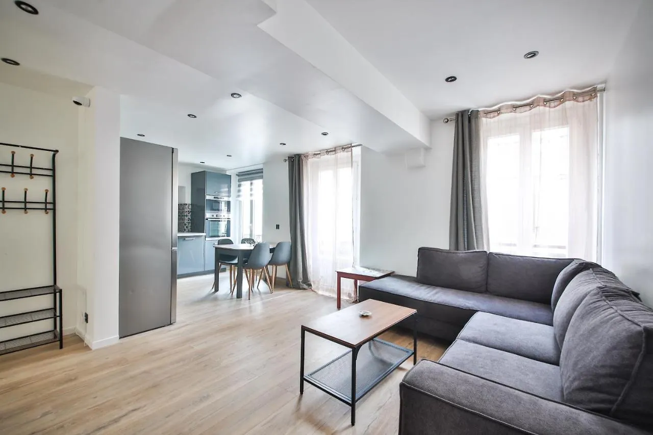 Lovely Apartment For 6, Metro At 160M ! Paris