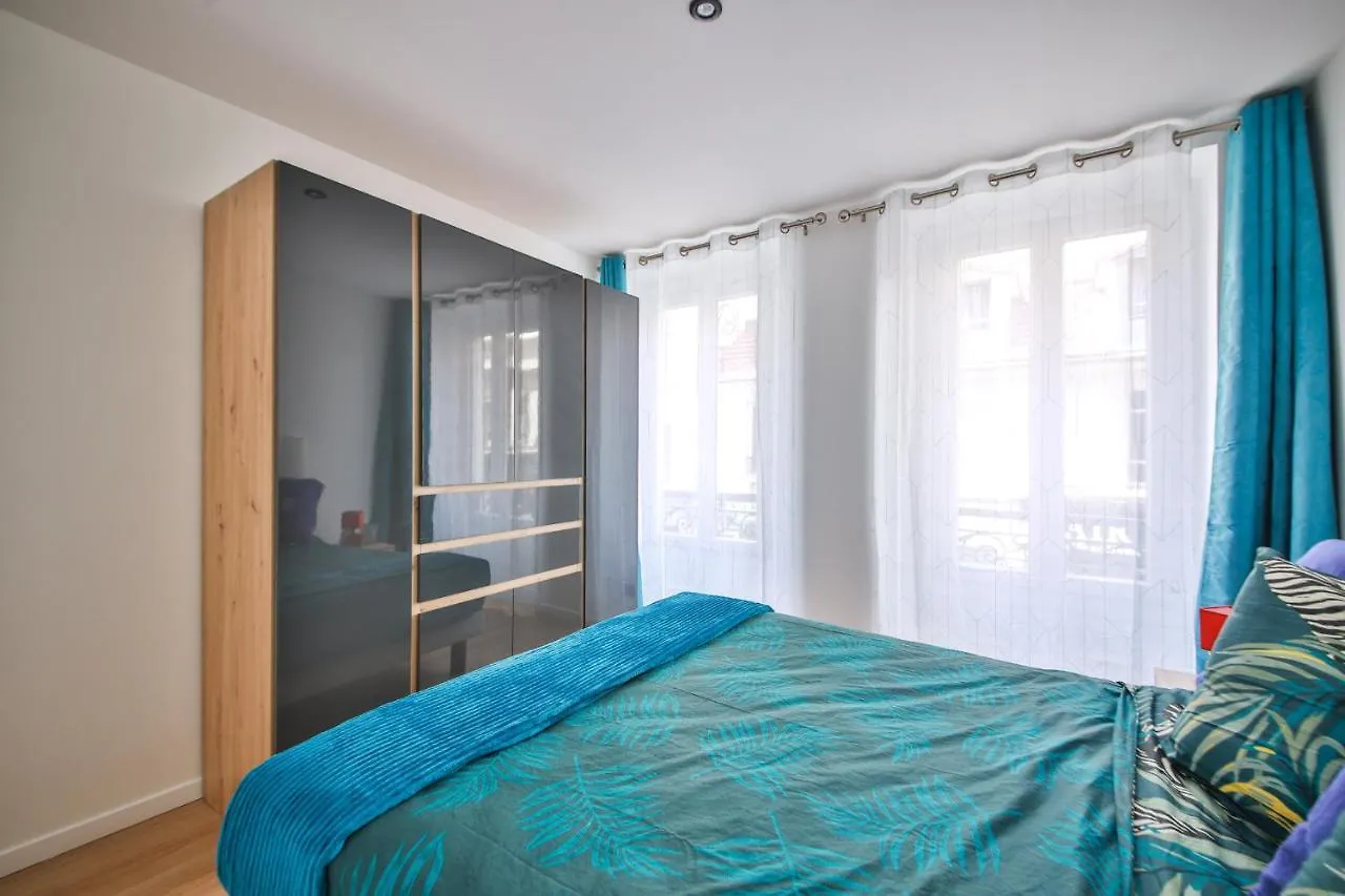 Lovely Apartment For 6, Metro At 160M ! Paris France