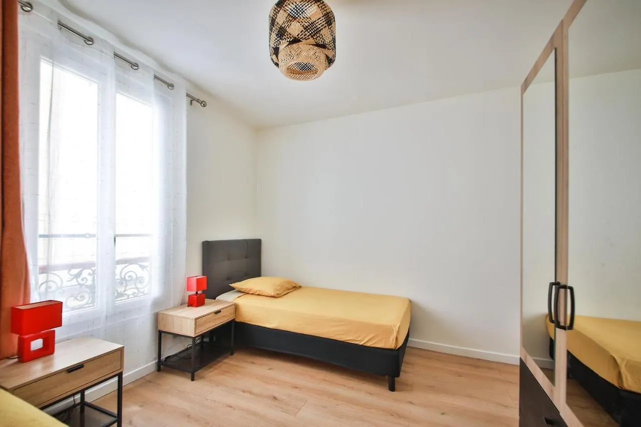 Lovely Apartment For 6, Metro At 160M ! Paris 0*,  France