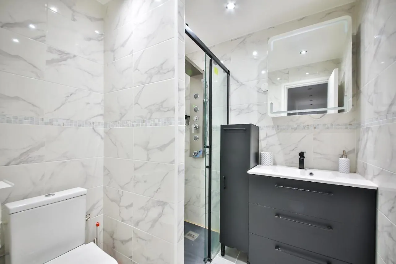 Lovely Apartment For 6, Metro At 160M ! Paris