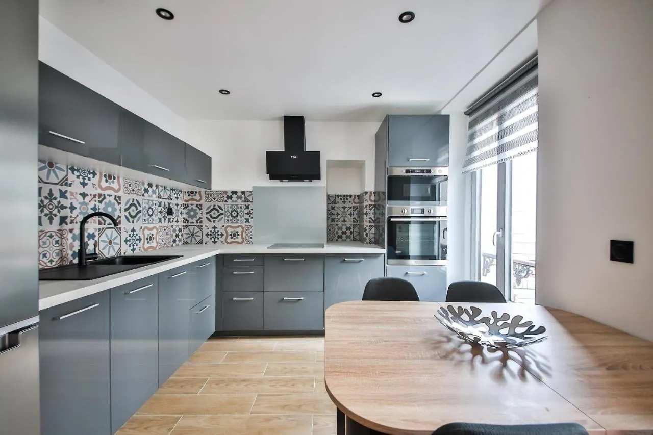 Lovely Apartment For 6, Metro At 160M ! contacts